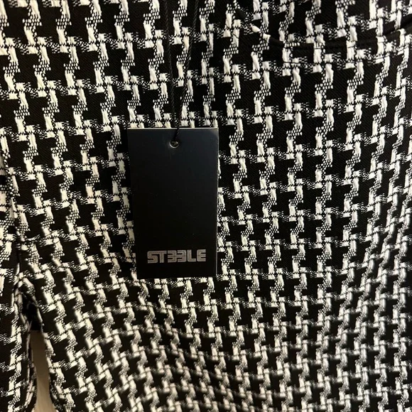 Men’s ST33LE Black and White mini check shorts - Picture 2 of 5